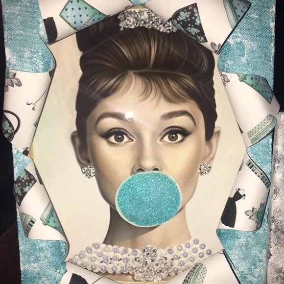 Canvas Art-Audrey Hepburn-Bubble Gum Audrey-Canvas-Gift-Photo Art Busted Canvas - Picture 2 of 3